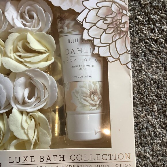 Belle Maison Luxe Bath Collection Soap Petals Floral Lotion Dahlias Mint NWT - Picture 3 of 6